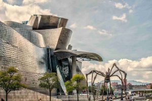 Paesi Baschi. Immagine del Museo Guggenheim di Bilbao.